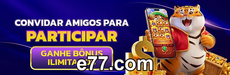 Pessoa acessando e77.com no celular